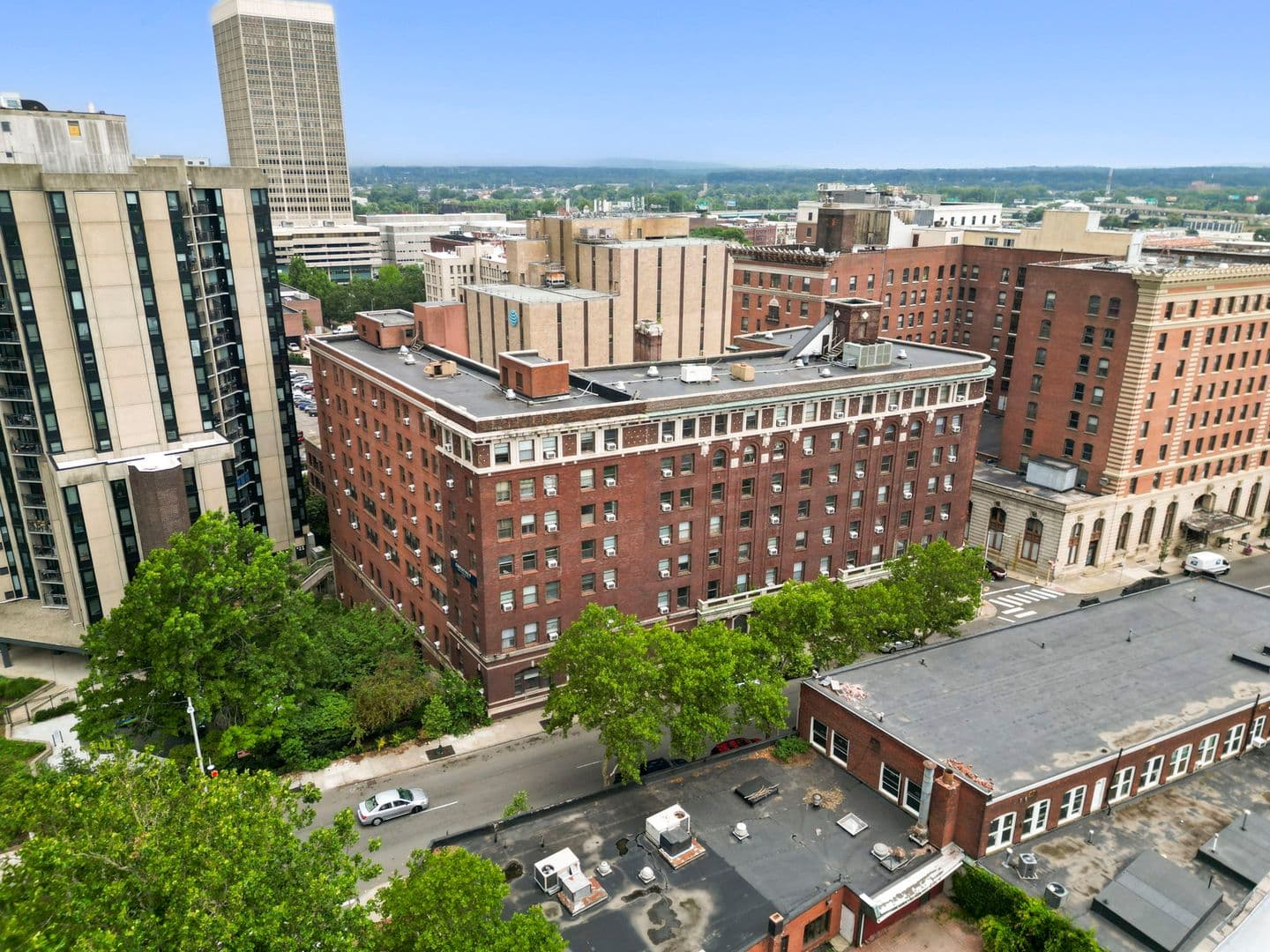 Springfield Apartment: 122 Chestnut Street
