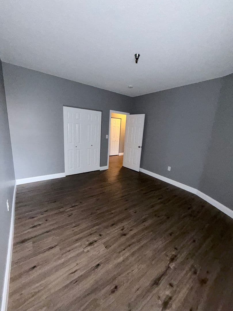 Springfield Apartment: 122 Chestnut Street