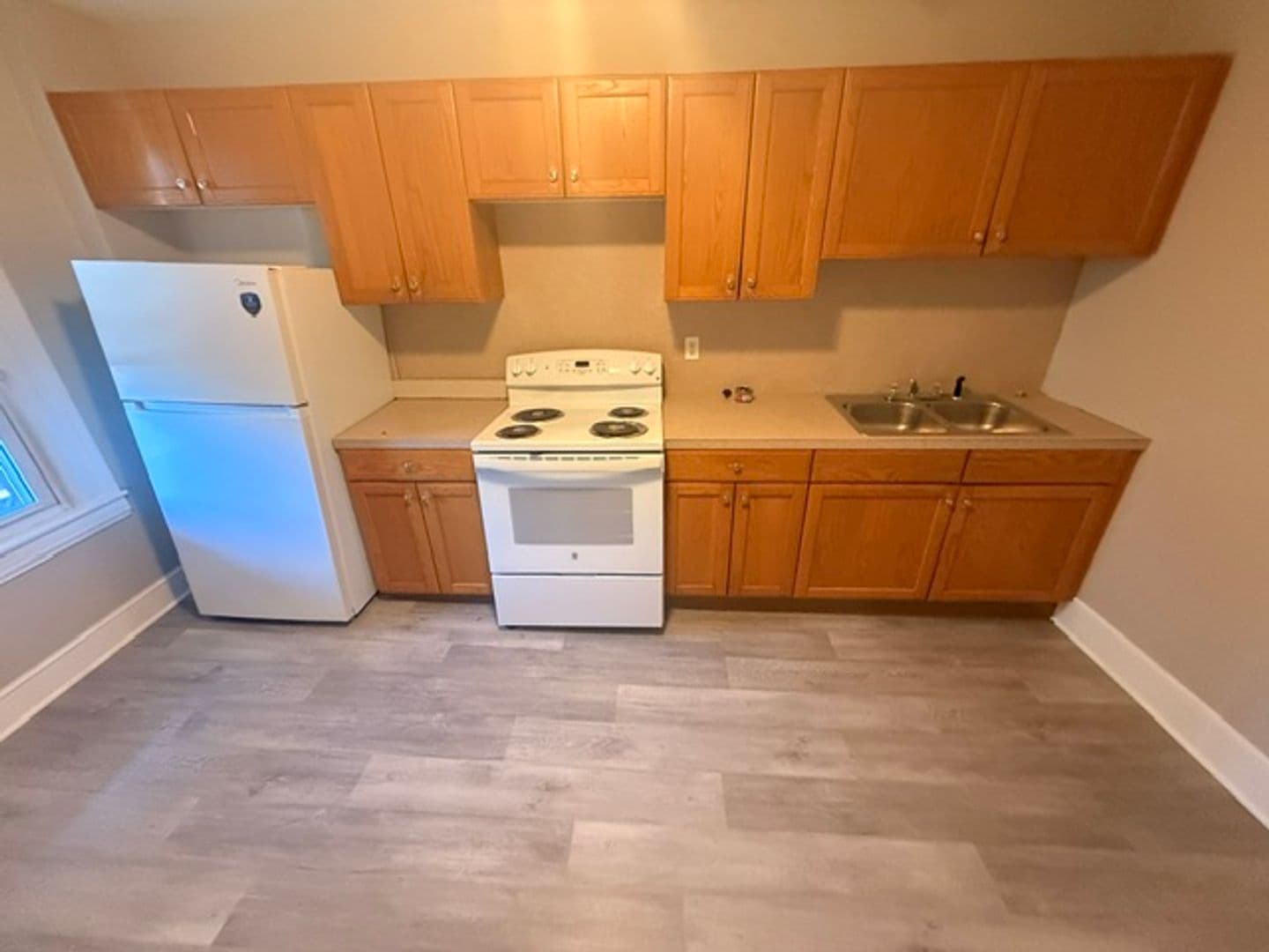 Chicopee Apartment: 805 Chicopee Street