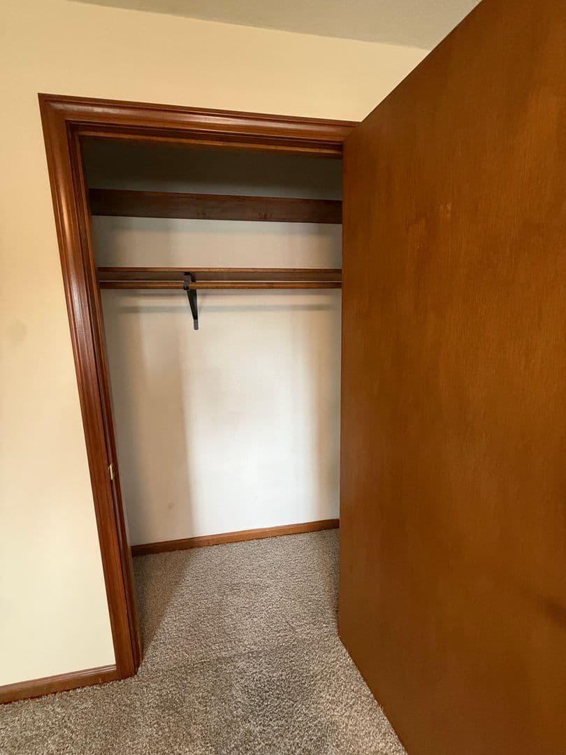Agawam Apartment: 643 Suffield St
