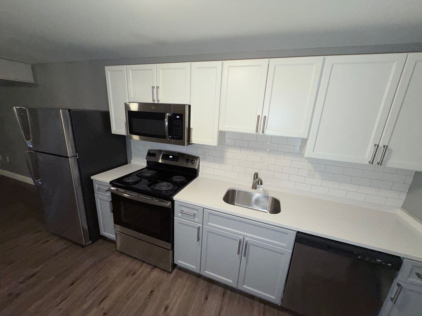 Springfield Apartment: 122 Chestnut Street