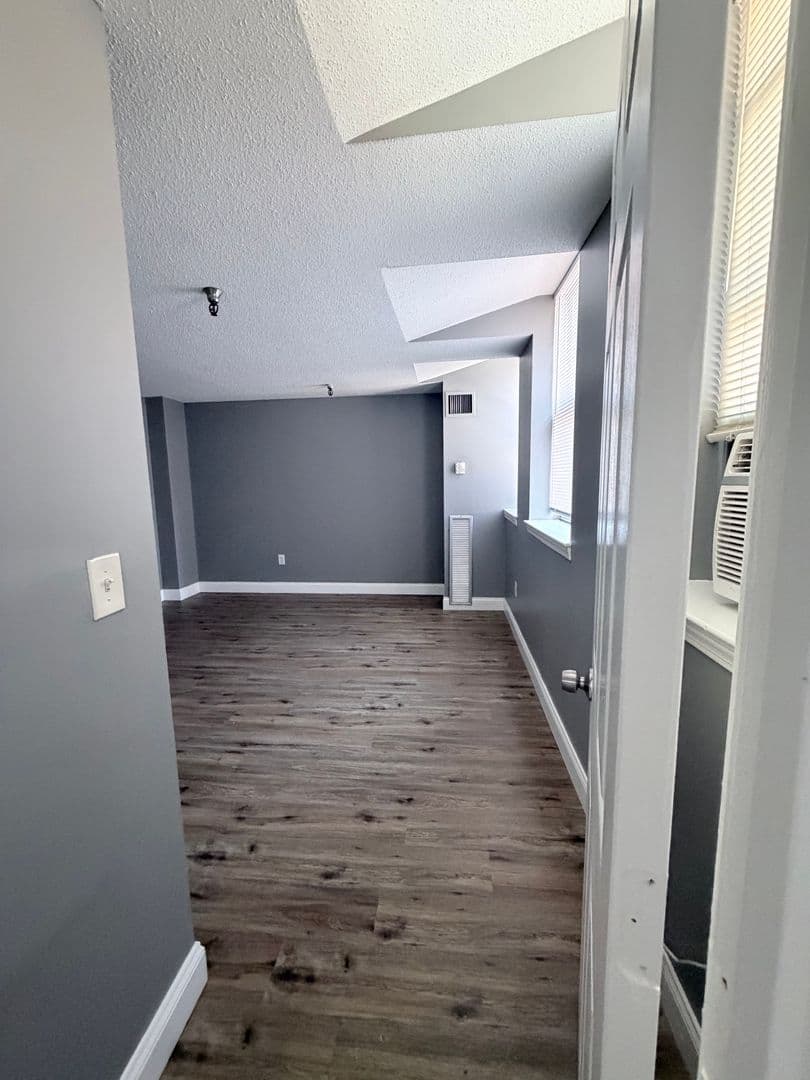 Springfield Apartment: 122 Chestnut Street