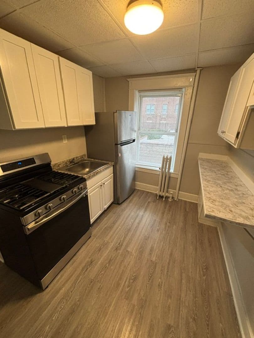 Springfield Apartment: 120-122 Central St