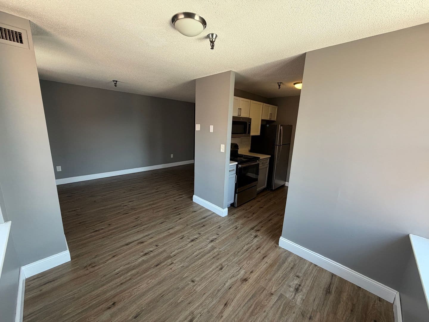 Springfield Apartment: 122 Chestnut Street