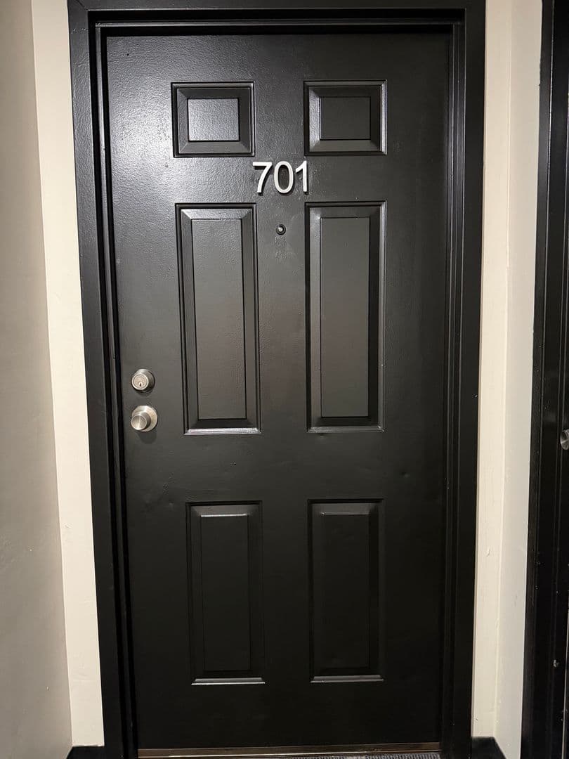 Springfield Apartment: 122 Chestnut Street