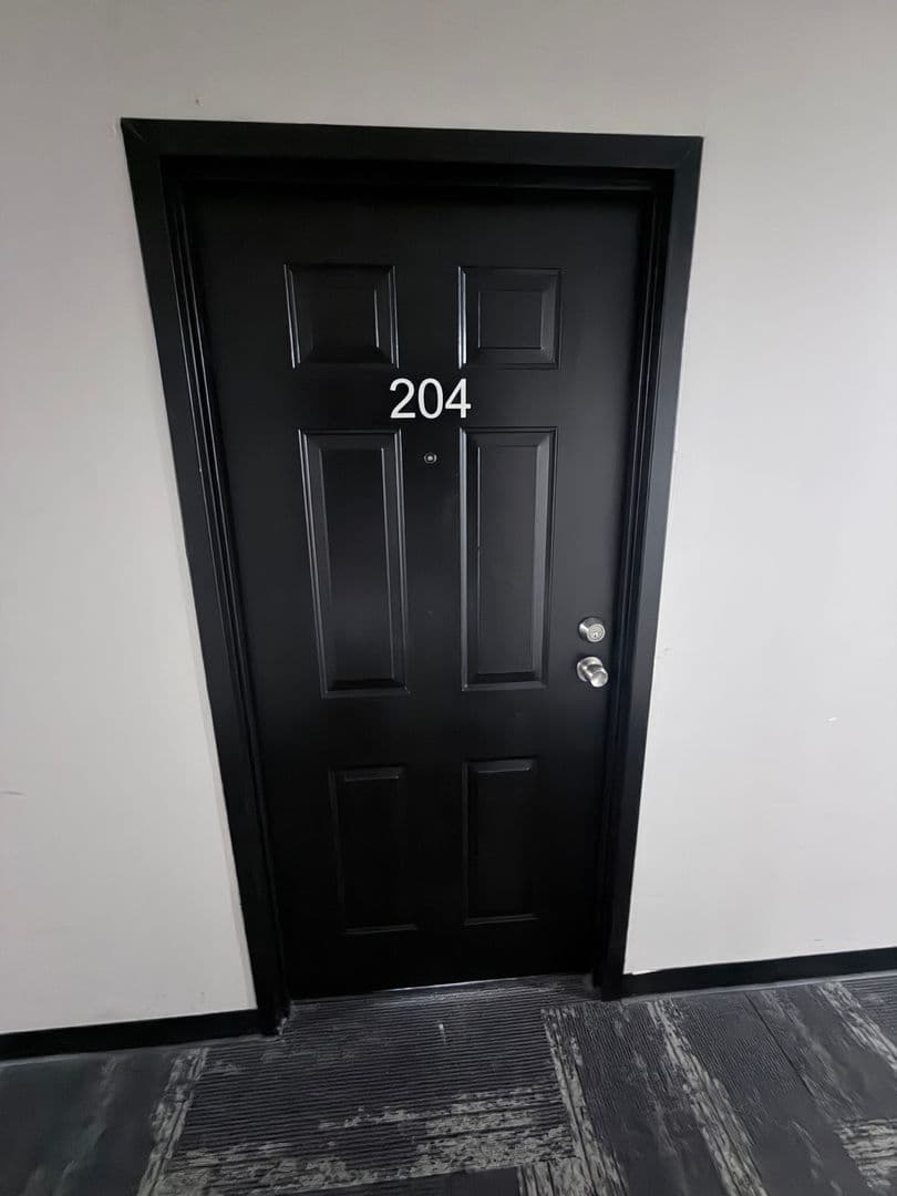 Springfield Apartment: 122 Chestnut Street