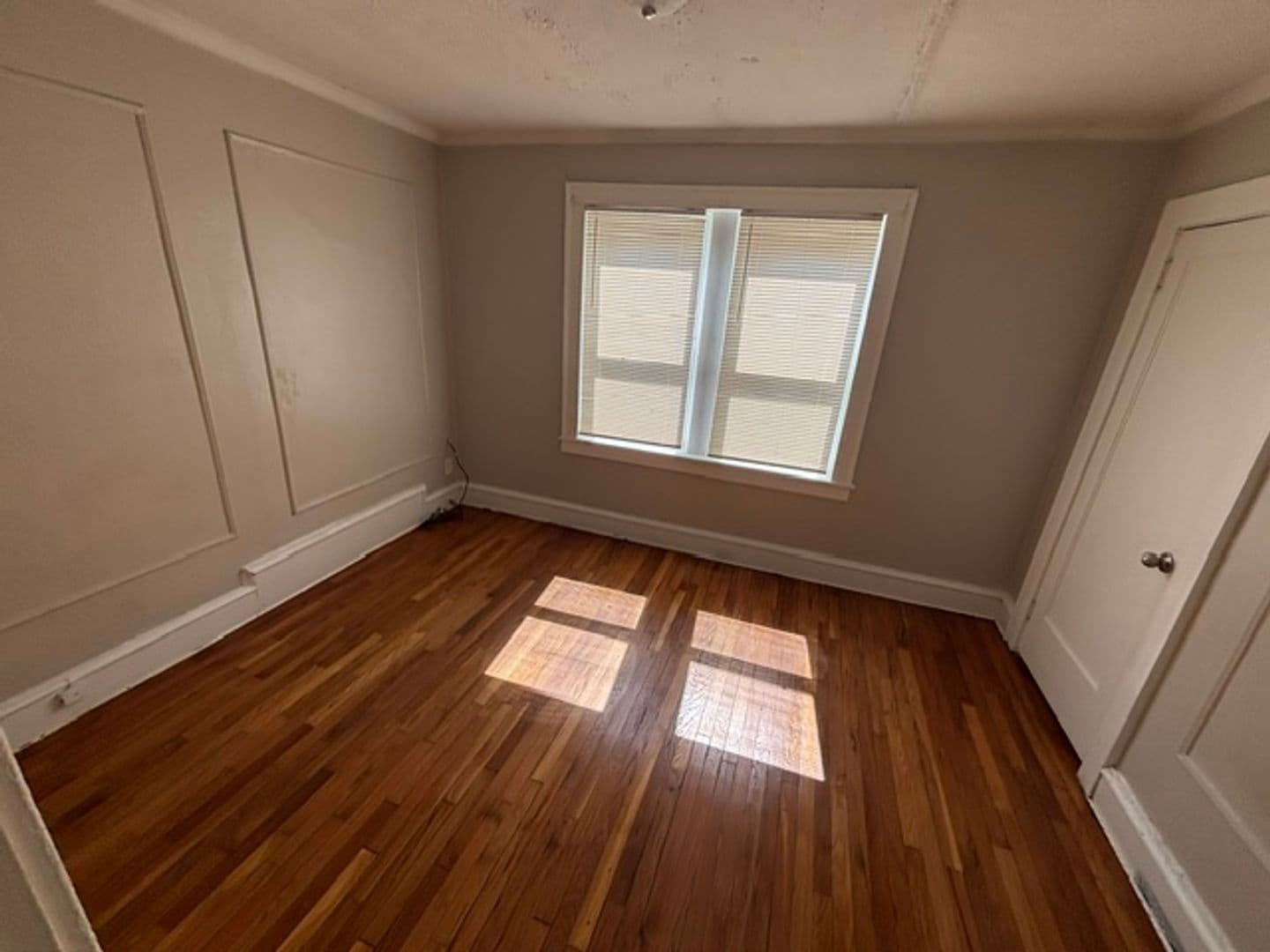 Springfield Apartment: 230 Fort Pleasant Ave / 62 Warner Street