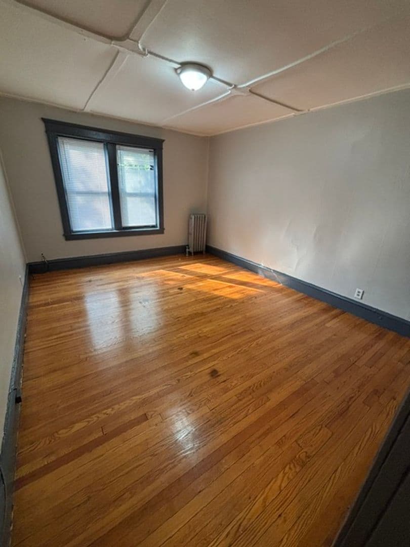 Springfield Apartment: 12-20 Mattoon  St