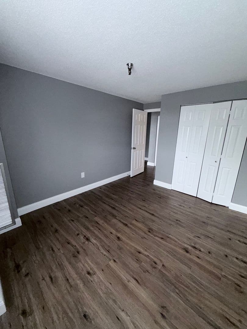 Springfield Apartment: 122 Chestnut Street