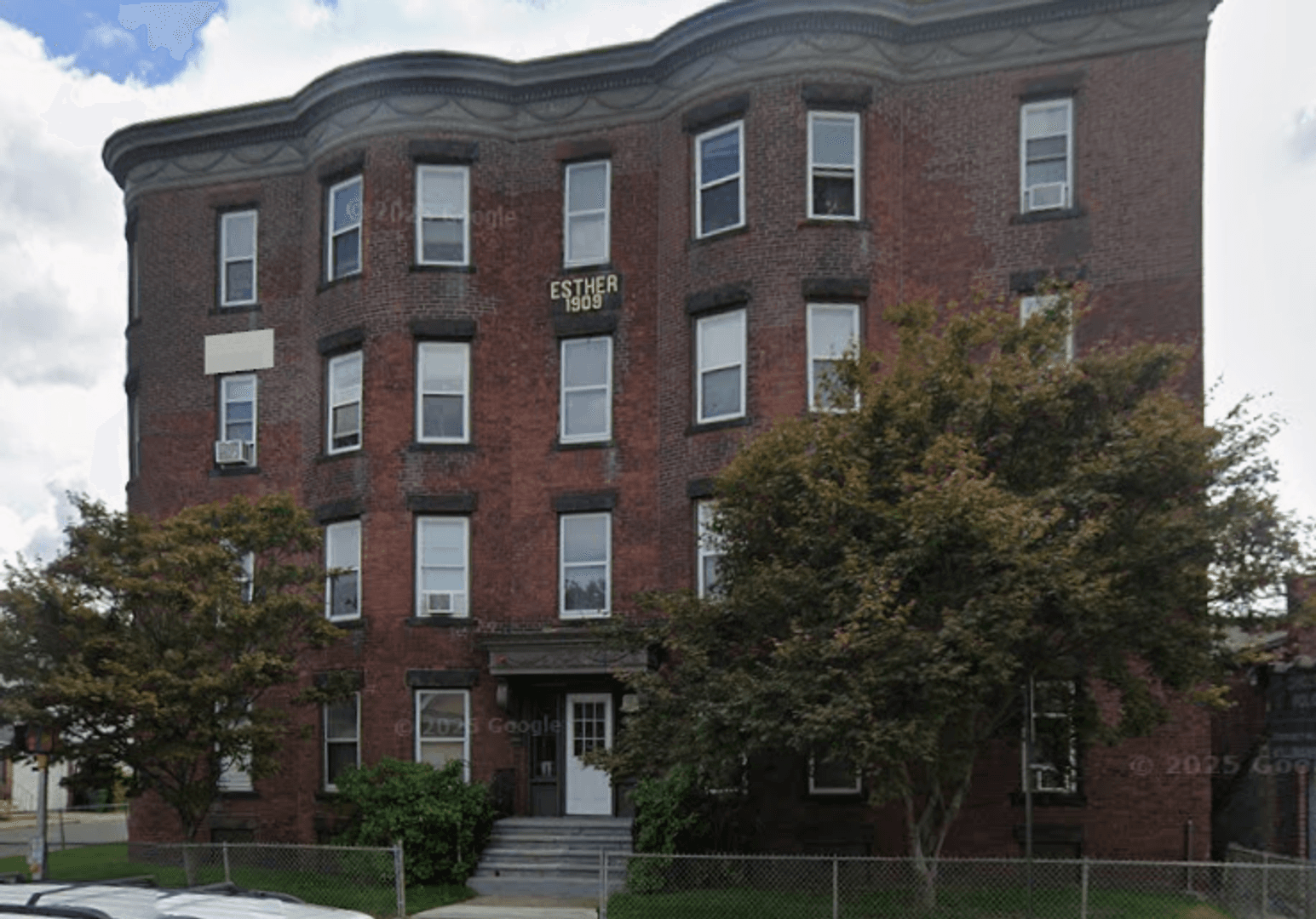 Chicopee Apartment: 805 Chicopee Street