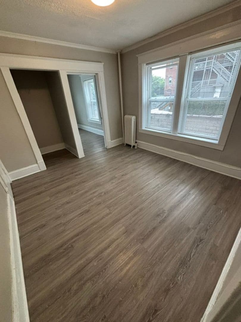 Springfield Apartment: 120-122 Central St