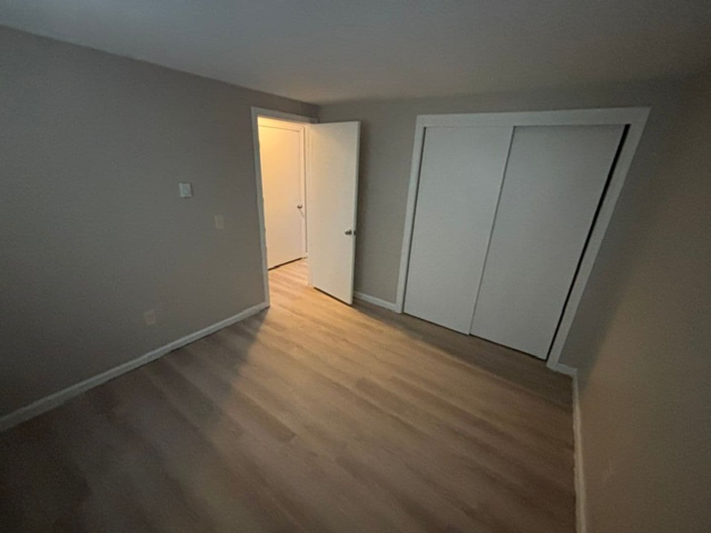 Springfield Apartment: 129-135 White St