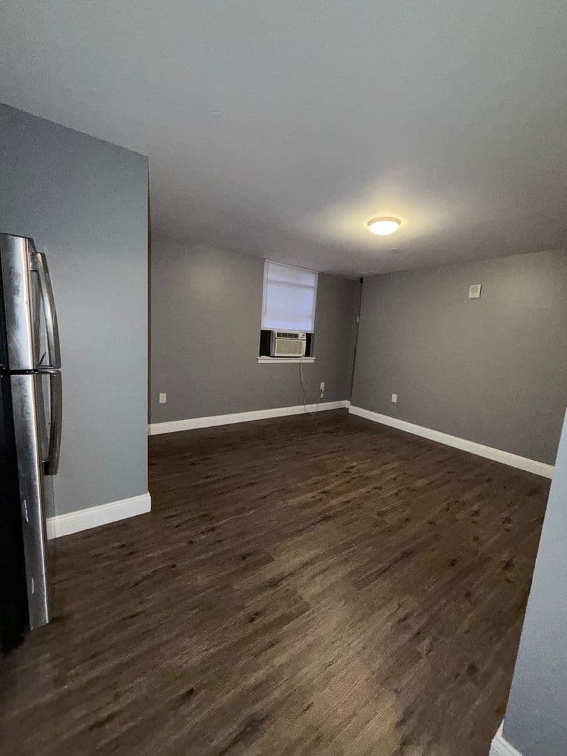 Springfield Apartment: 122 Chestnut Street