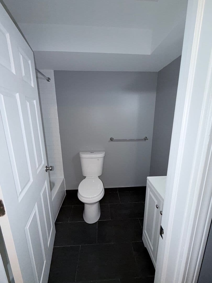 Springfield Apartment: 122 Chestnut Street