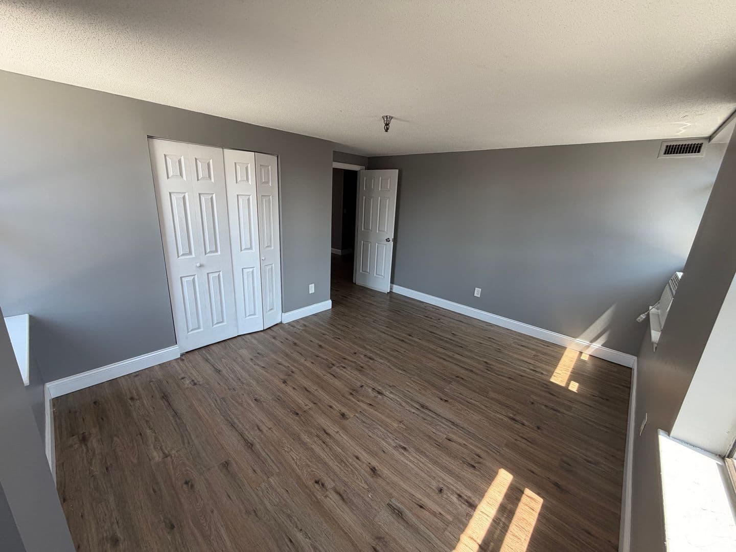 Springfield Apartment: 122 Chestnut Street