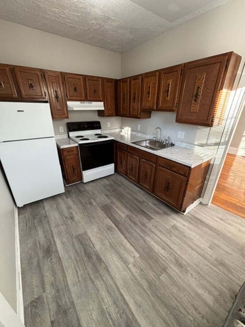 Springfield Apartment: 83-91 Sumner Ave