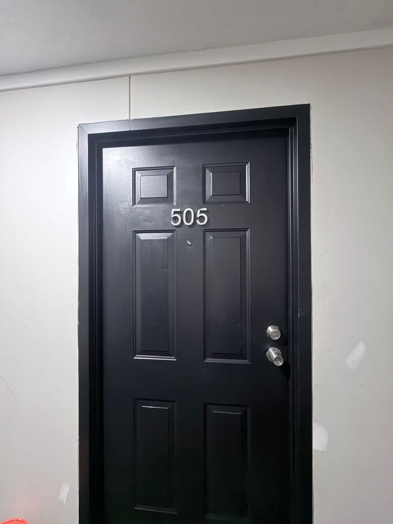 Springfield Apartment: 122 Chestnut Street
