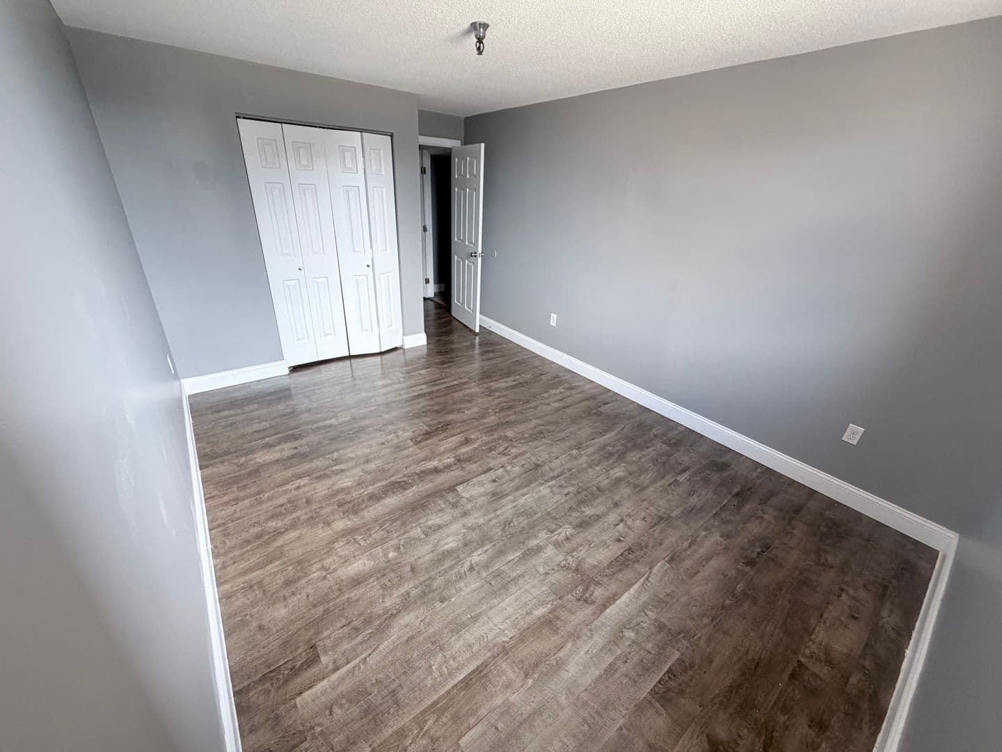 Springfield Apartment: 122 Chestnut Street