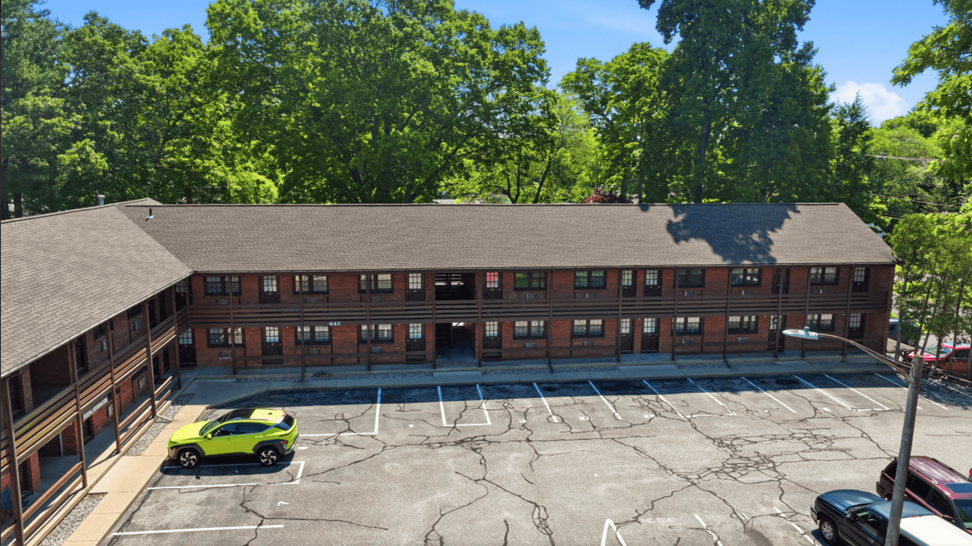 Agawam Apartment: 643 Suffield St