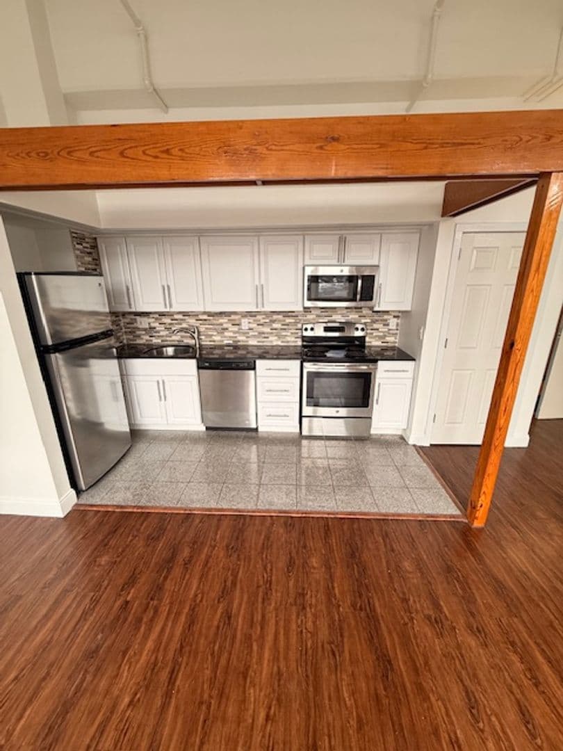 Springfield Apartment: 11-15 Park St