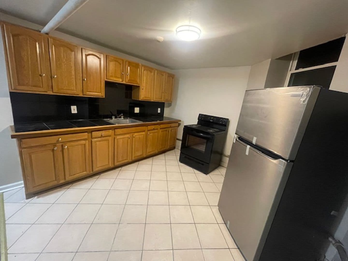 Springfield Apartment: 66 Mattoon St