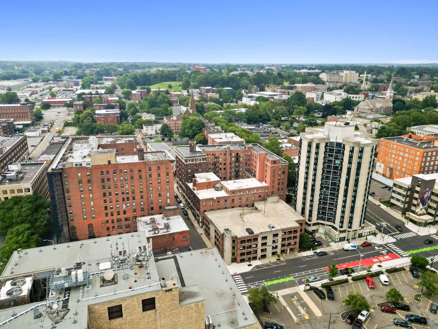 Springfield Apartment: 122 Chestnut Street