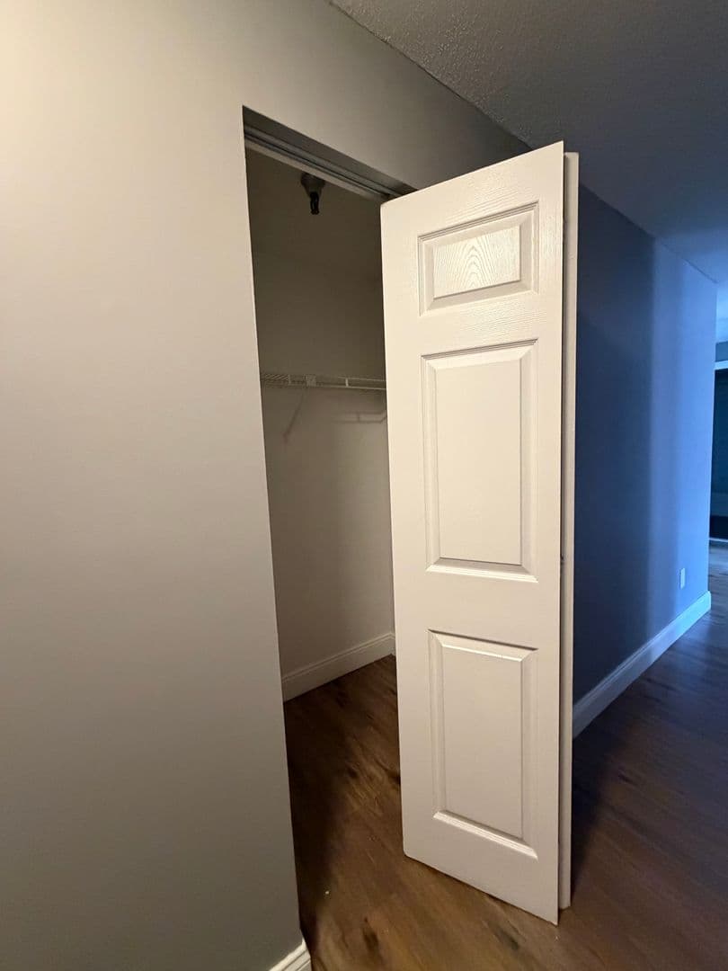 Springfield Apartment: 122 Chestnut Street