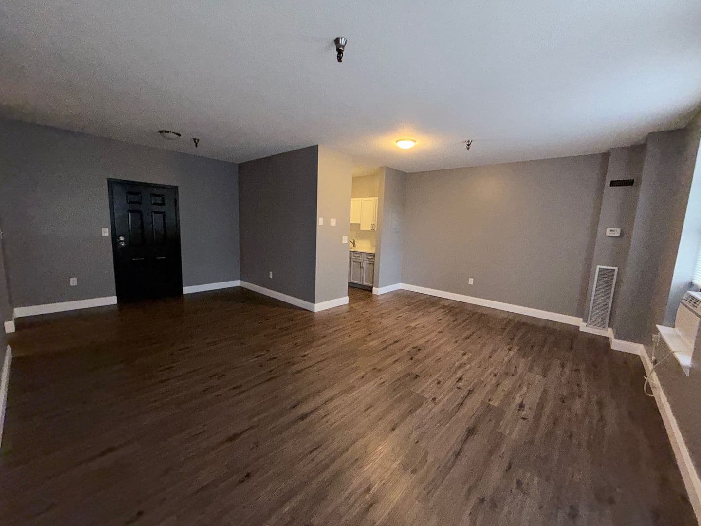 Springfield Apartment: 122 Chestnut Street