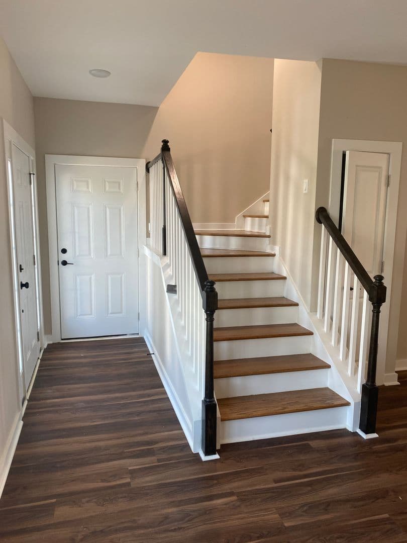 Chatsworth Apartment: Quail Run Road