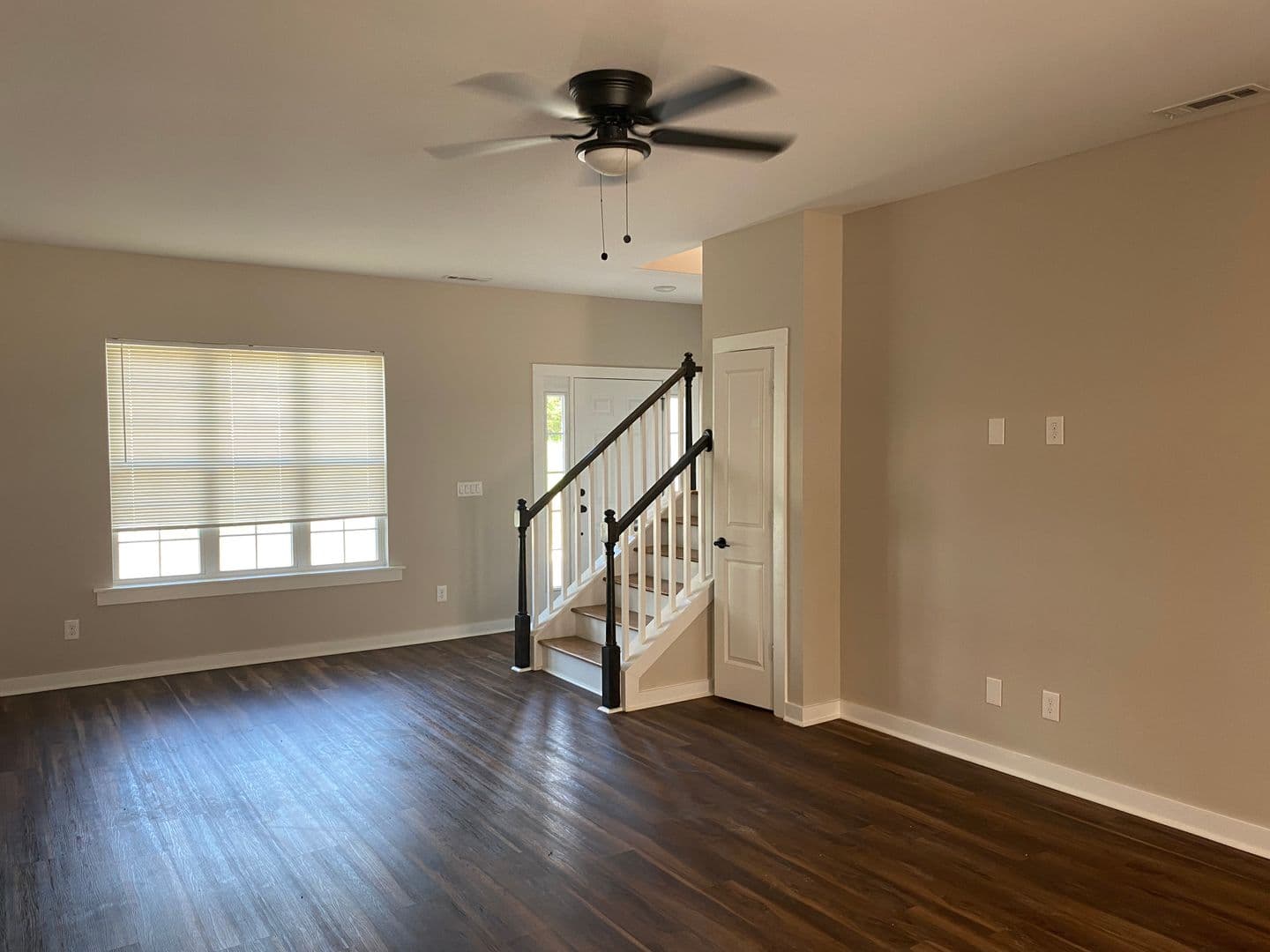 Chatsworth Apartment: Quail Run Road