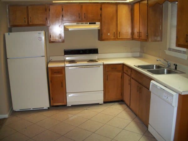 Chatsworth Apartment: 55 Magnolia Ln