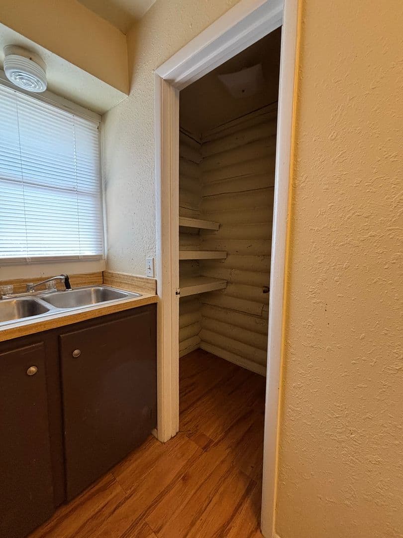 Bandera Apartment: 234 San Angelo St