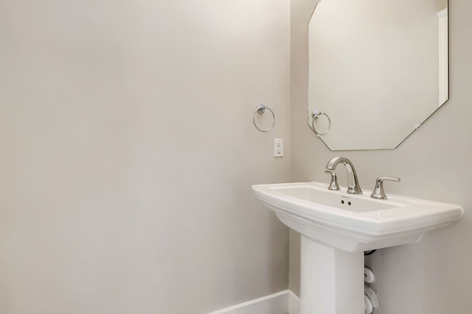 San Antonio House: 4303 Moss Ct