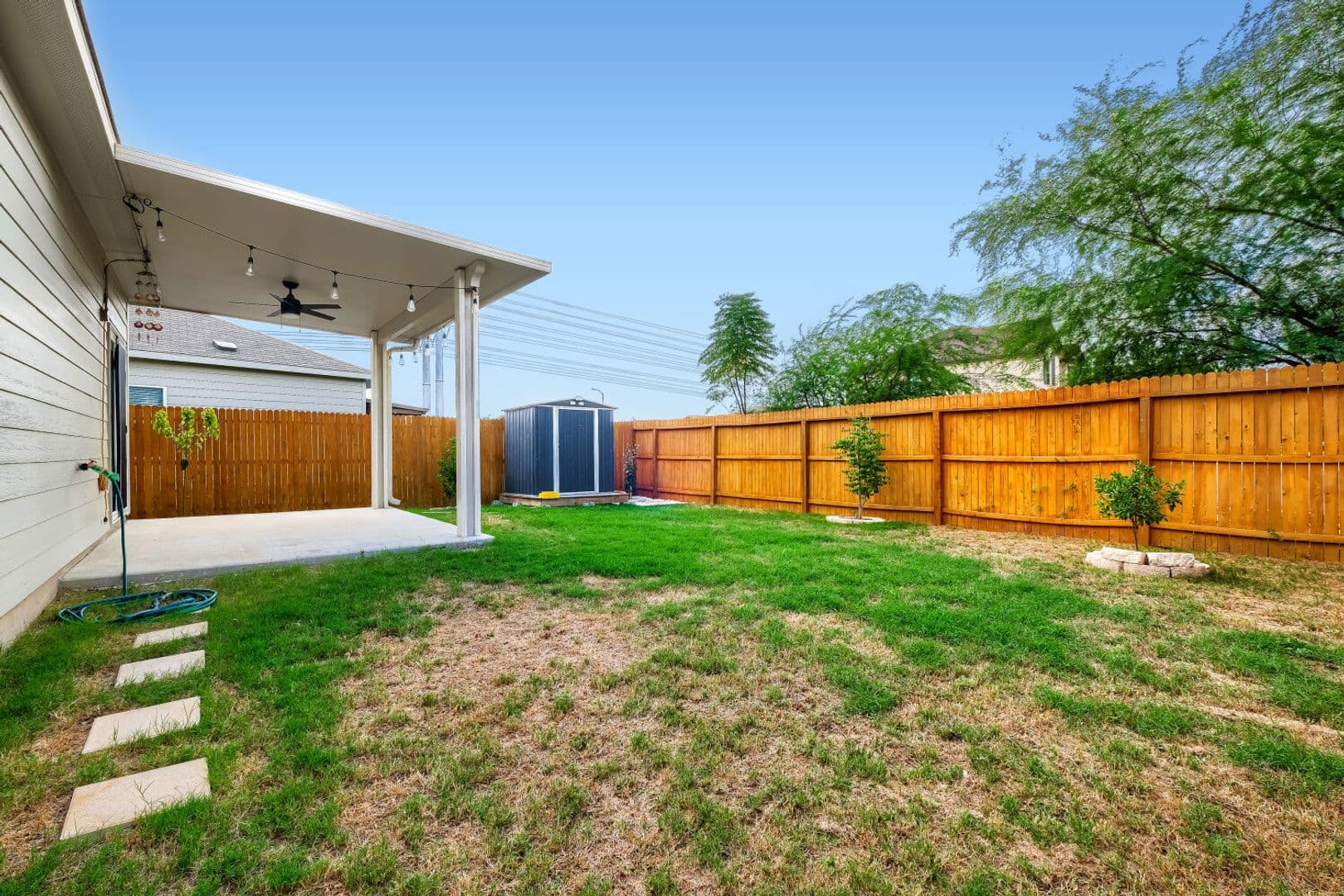 San Antonio House: 9623 Pleasanton Elm