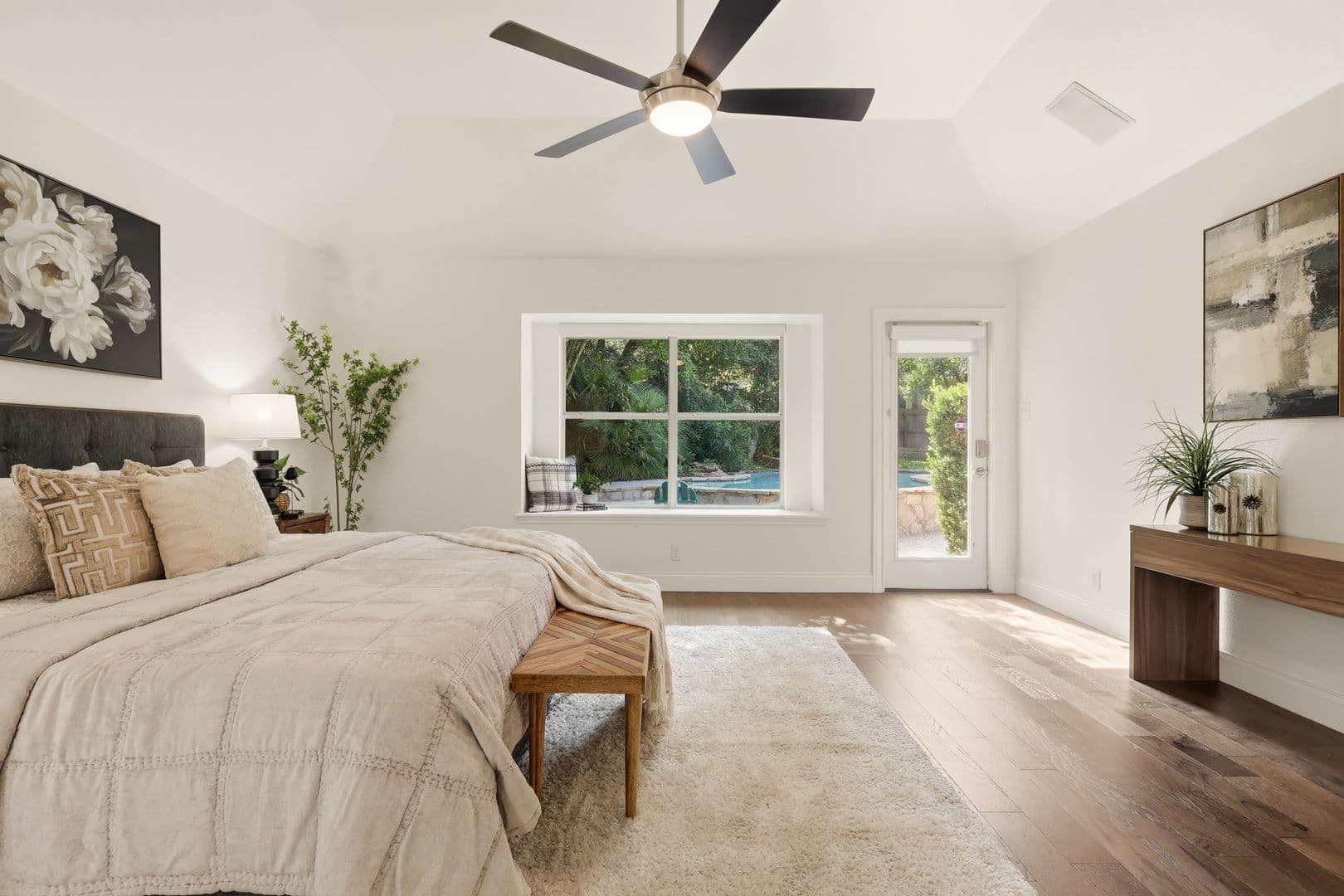 San Antonio House: 24 Inwood Manor