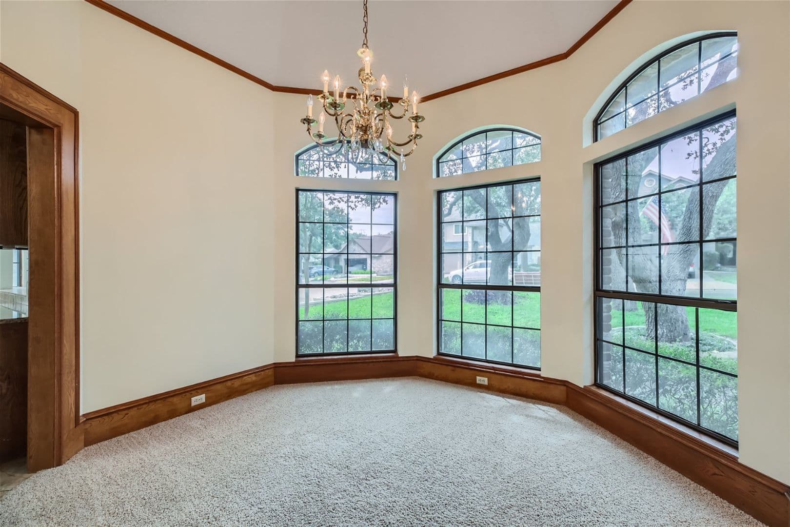 San Antonio House: 14922 Royal Orbit