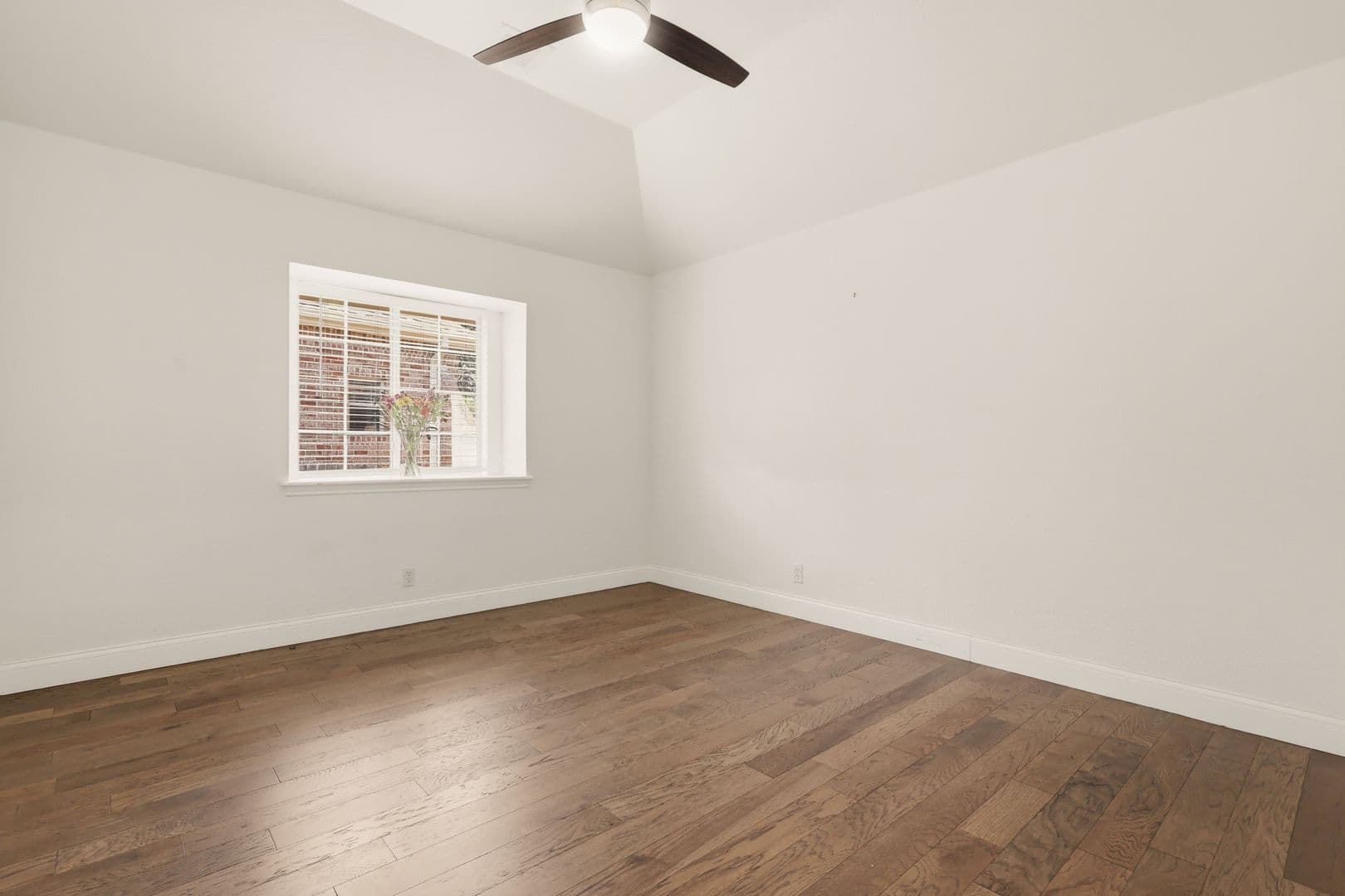 San Antonio House: 24 Inwood Manor