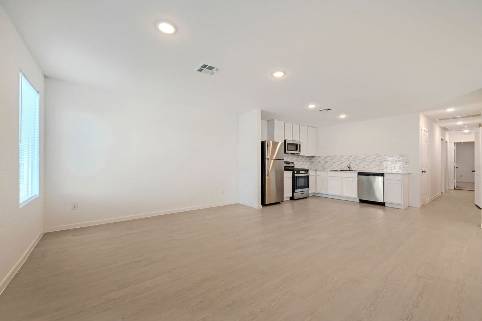 Elmendorf House: 6840 Chert Chase