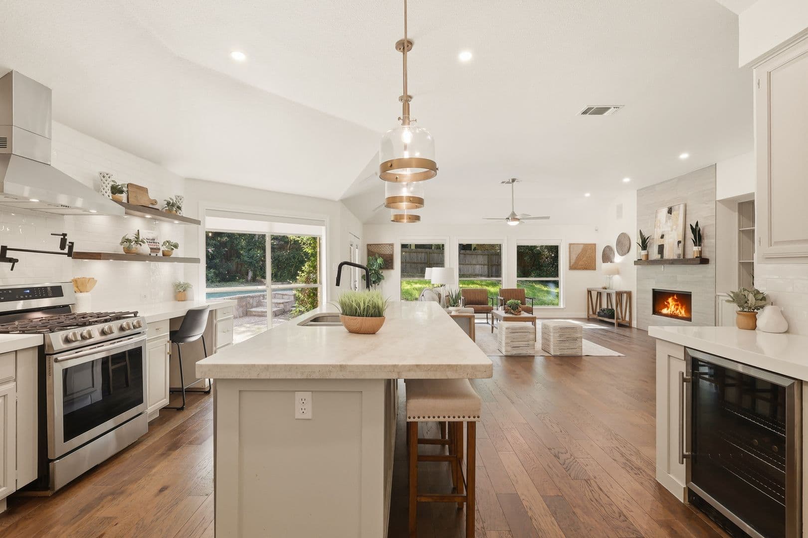 San Antonio House: 24 Inwood Manor