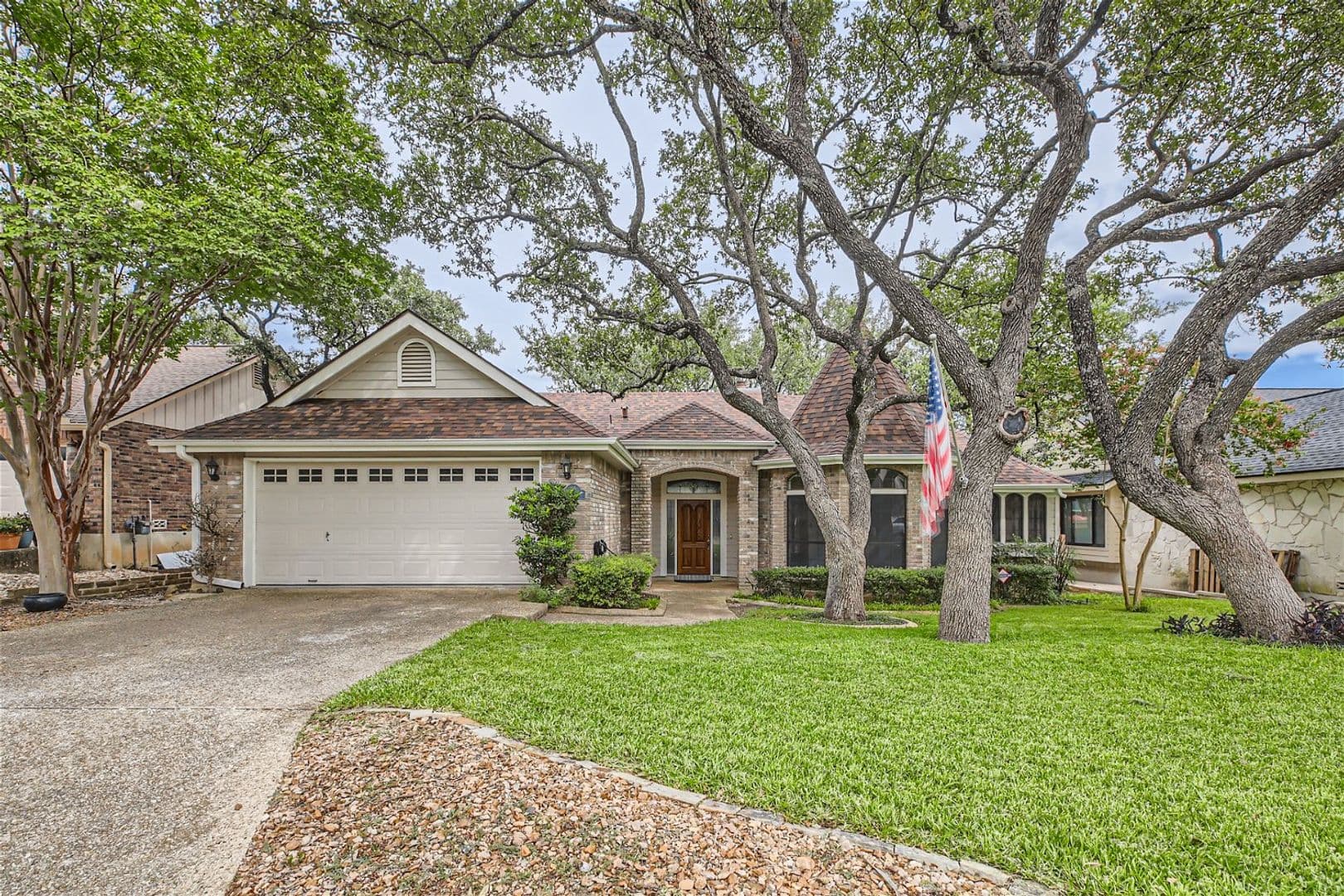 San Antonio House: 14922 Royal Orbit