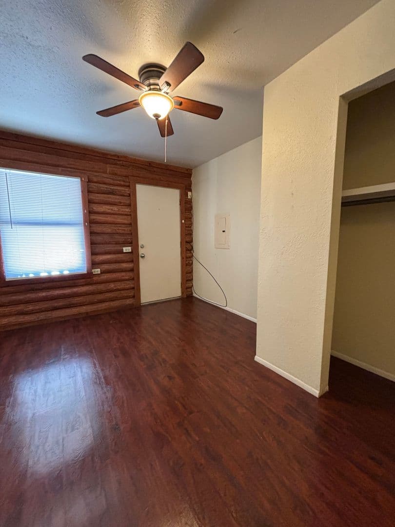 Bandera Apartment: 234 San Angelo St