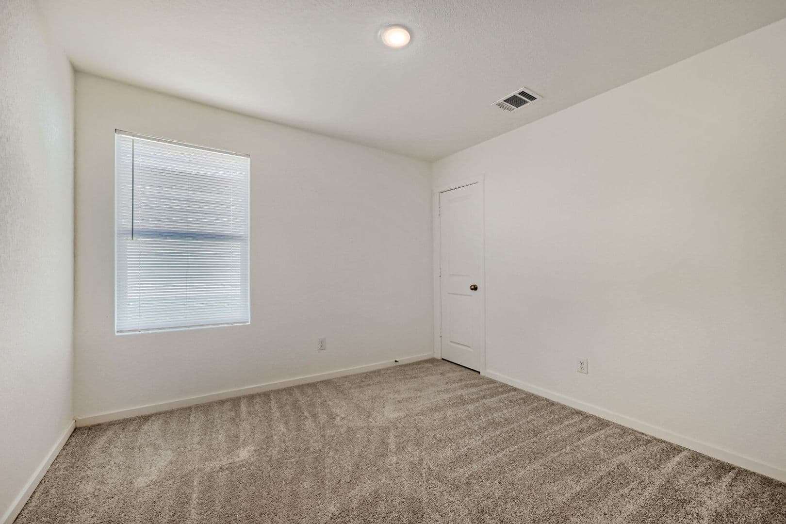 Elmendorf House: 6840 Chert Chase