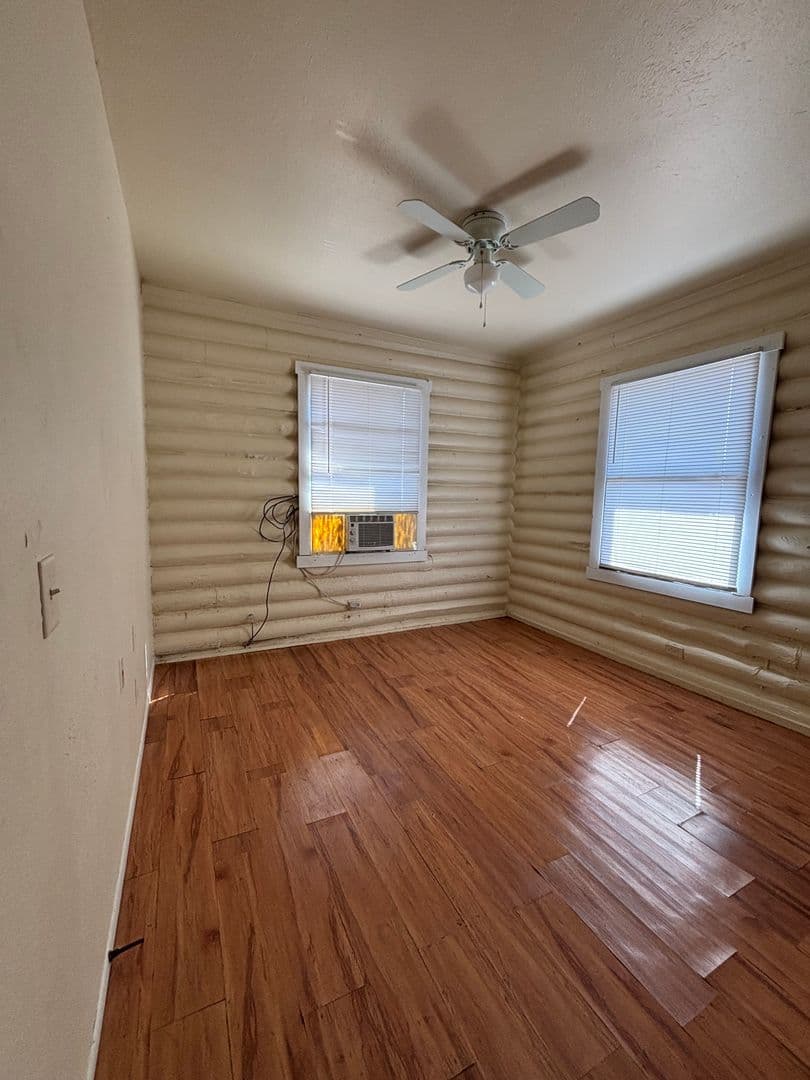 Bandera Apartment: 234 San Angelo St