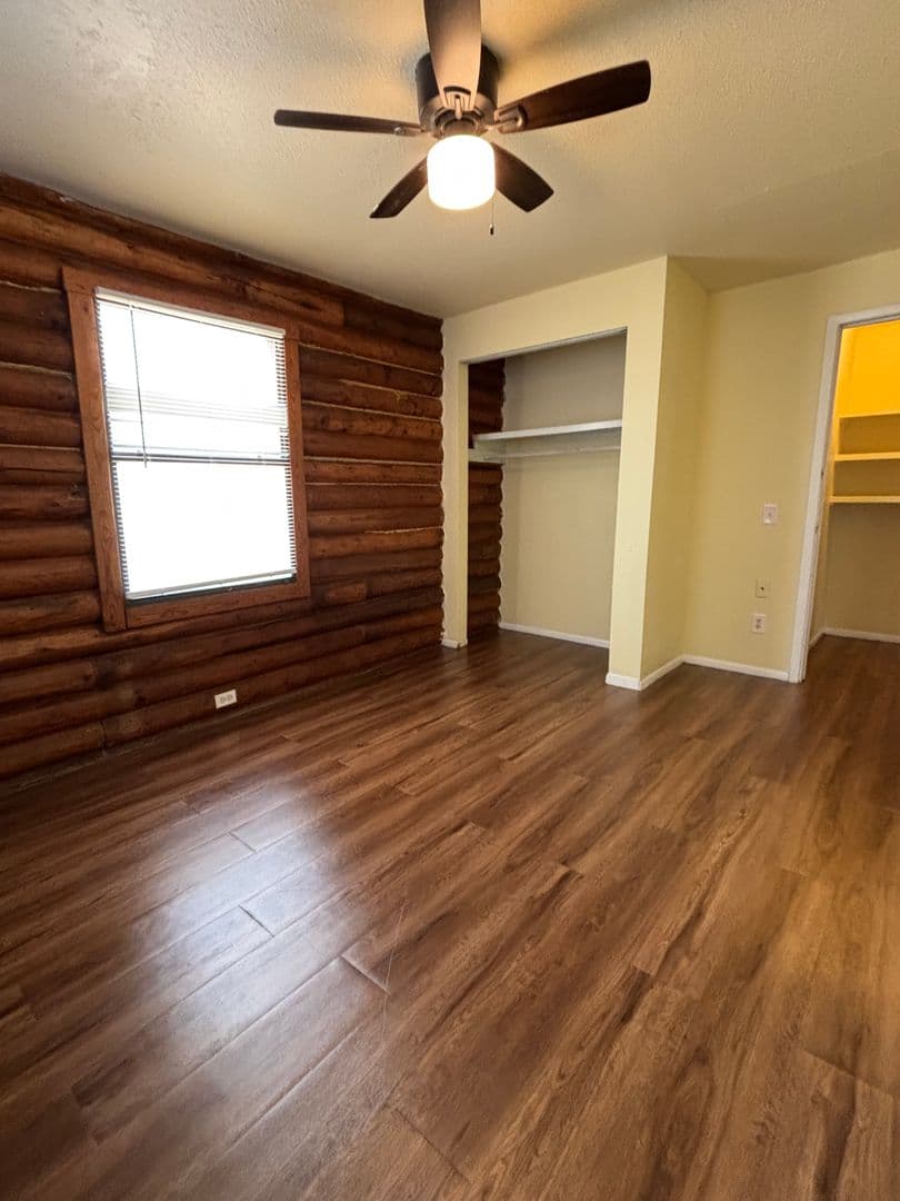 Bandera Apartment: 234 San Angelo St