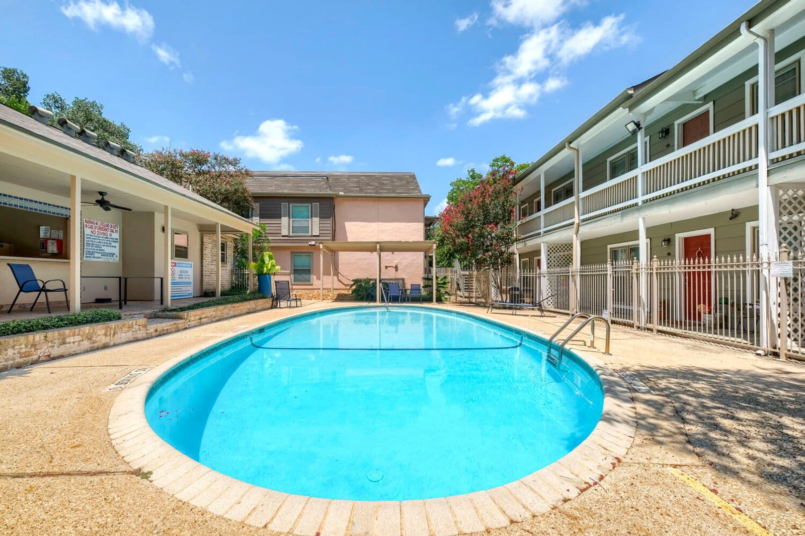 San Antonio House: 2300 Nacogdoches Rd