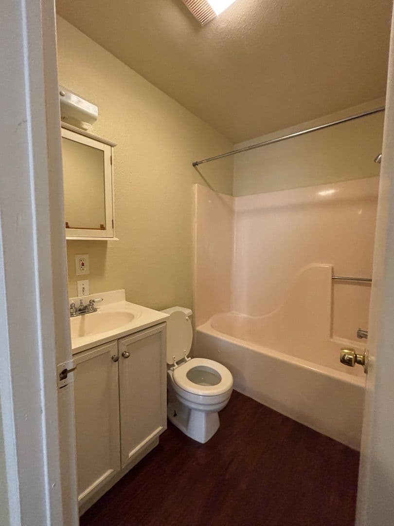 Bandera Apartment: 234 San Angelo St