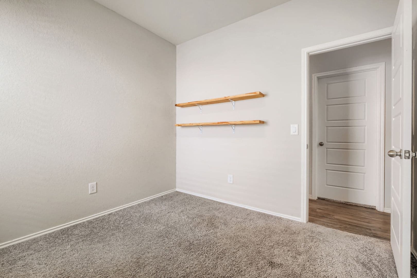 San Antonio House: 9623 Pleasanton Elm