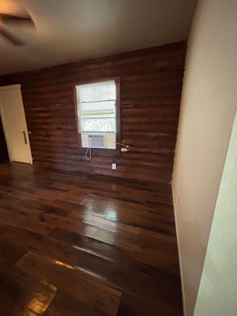 Bandera Apartment: 234 San Angelo St