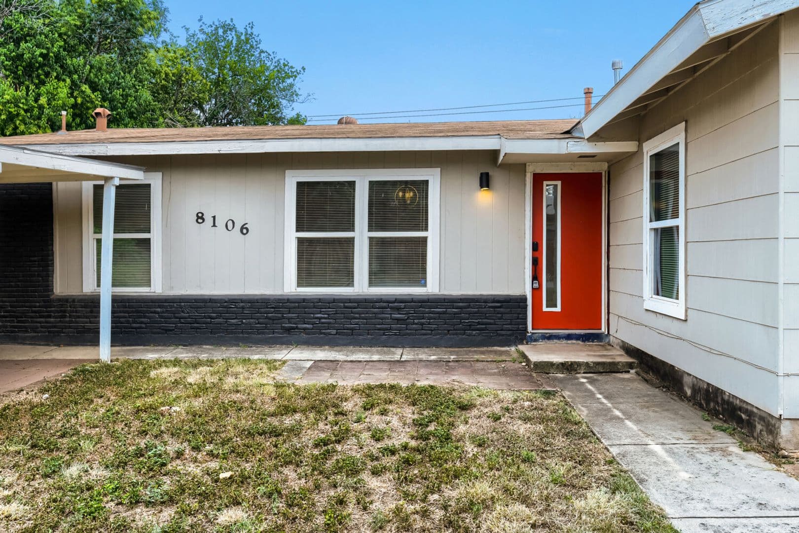 San Antonio House: 8106 Windlake St