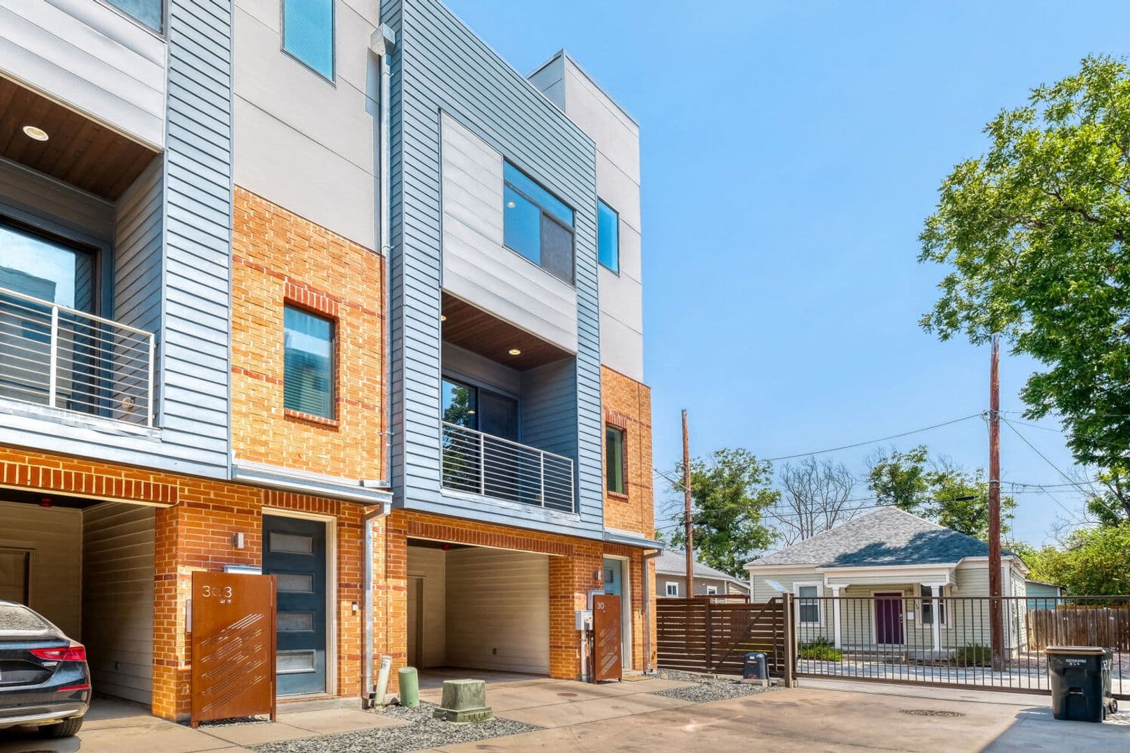 San Antonio House: 1606 N Hackberry, Unit 304